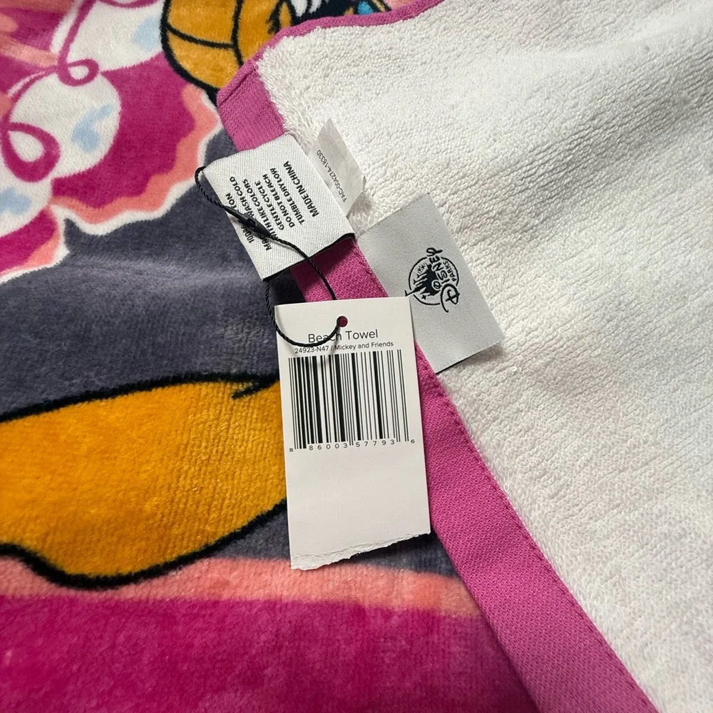 NWT Vera Bradley Mickey and Friends Beach Towel Disney Towel Retired Last ONE!